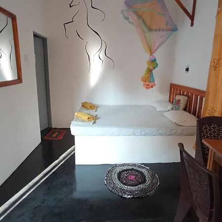 Big House Udawalawe Bed & Breakfast Bagian luar foto